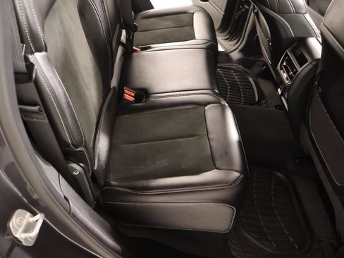 Used 2025 Jeep Grand Cherokee Altitude RWD image 14
