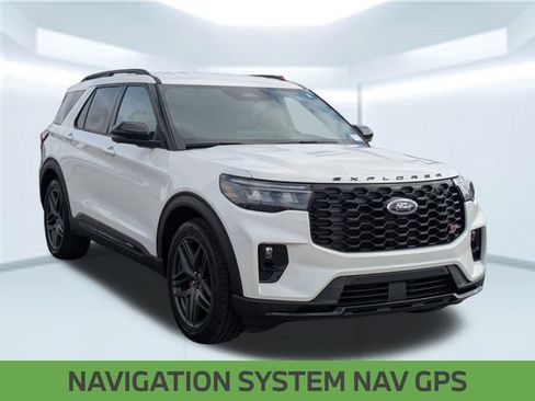 Used 2025 Ford Explorer ST image 8