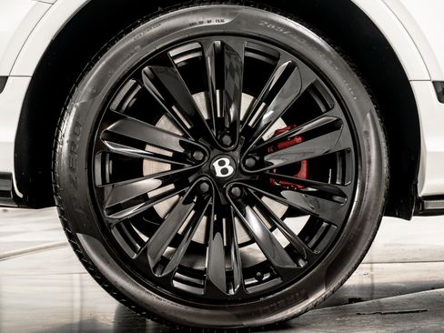 Used 2021 Bentley Bentayga Speed image 35