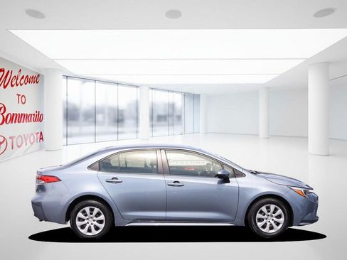 Certified 2025 Toyota Corolla LE FWD image 5