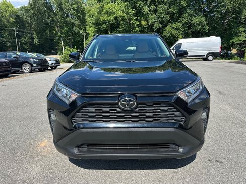 Used 2021 Toyota RAV4 XLE FWD image 3