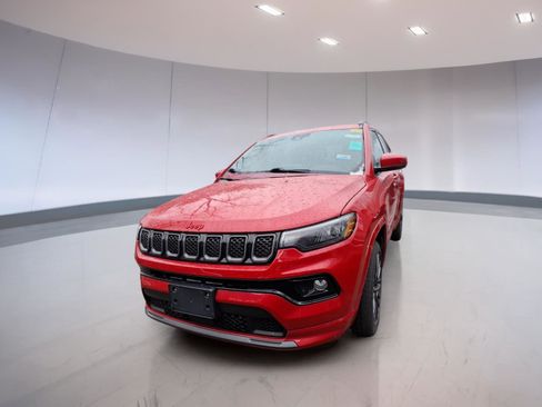 Used 2023 Jeep Compass High Altitude image 2