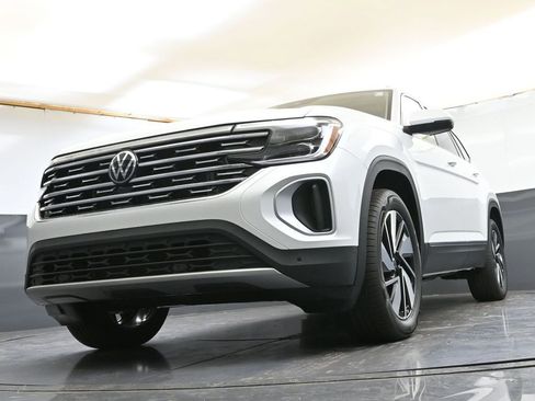 Certified 2025 Volkswagen Atlas SEL image 35