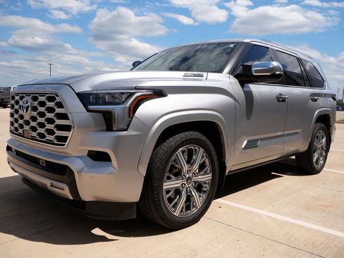Used 2024 Toyota Sequoia Capstone AWD/4WD image 7