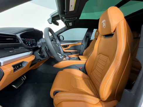 Used 2025 Lamborghini Urus SE image 16