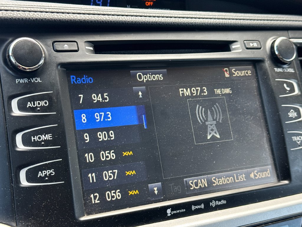 Used 2018 Toyota Highlander Plus FWD image 18