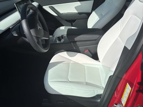 Used 2021 Tesla Model Y Long Range image 2