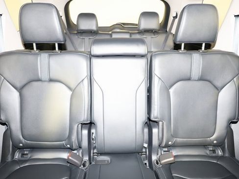 New 2025 Honda Pilot Touring image 11