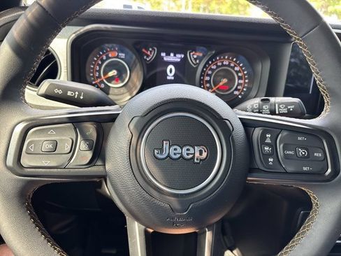 Used 2024 Jeep Wrangler Sport AWD/4WD image 20