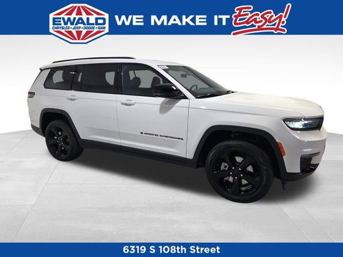 New 2025 Jeep Grand Cherokee L Limited w/ Black Appearance Package image 24