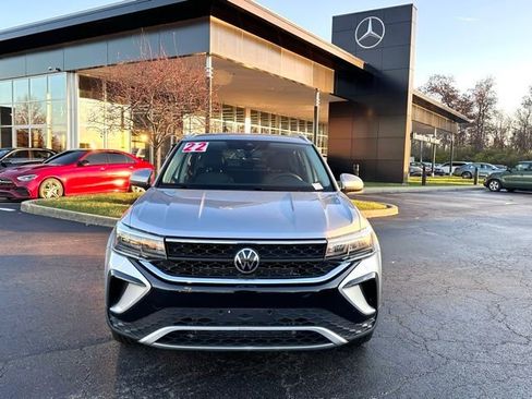 Used 2022 Volkswagen Taos SE image 2