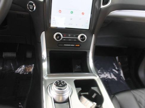 Used 2024 Ford Edge Titanium image 22