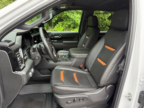 Used 2025 GMC Sierra 1500 AT4 w/ AT4 Premium Package AWD/4WD image 15