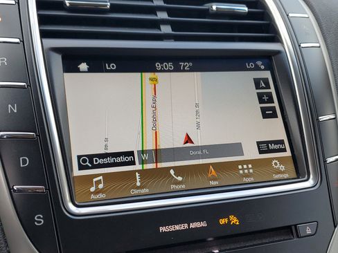 Used 2019 Lincoln Nautilus Select image 28