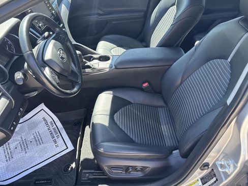 Used 2021 Toyota Camry SE FWD image 13