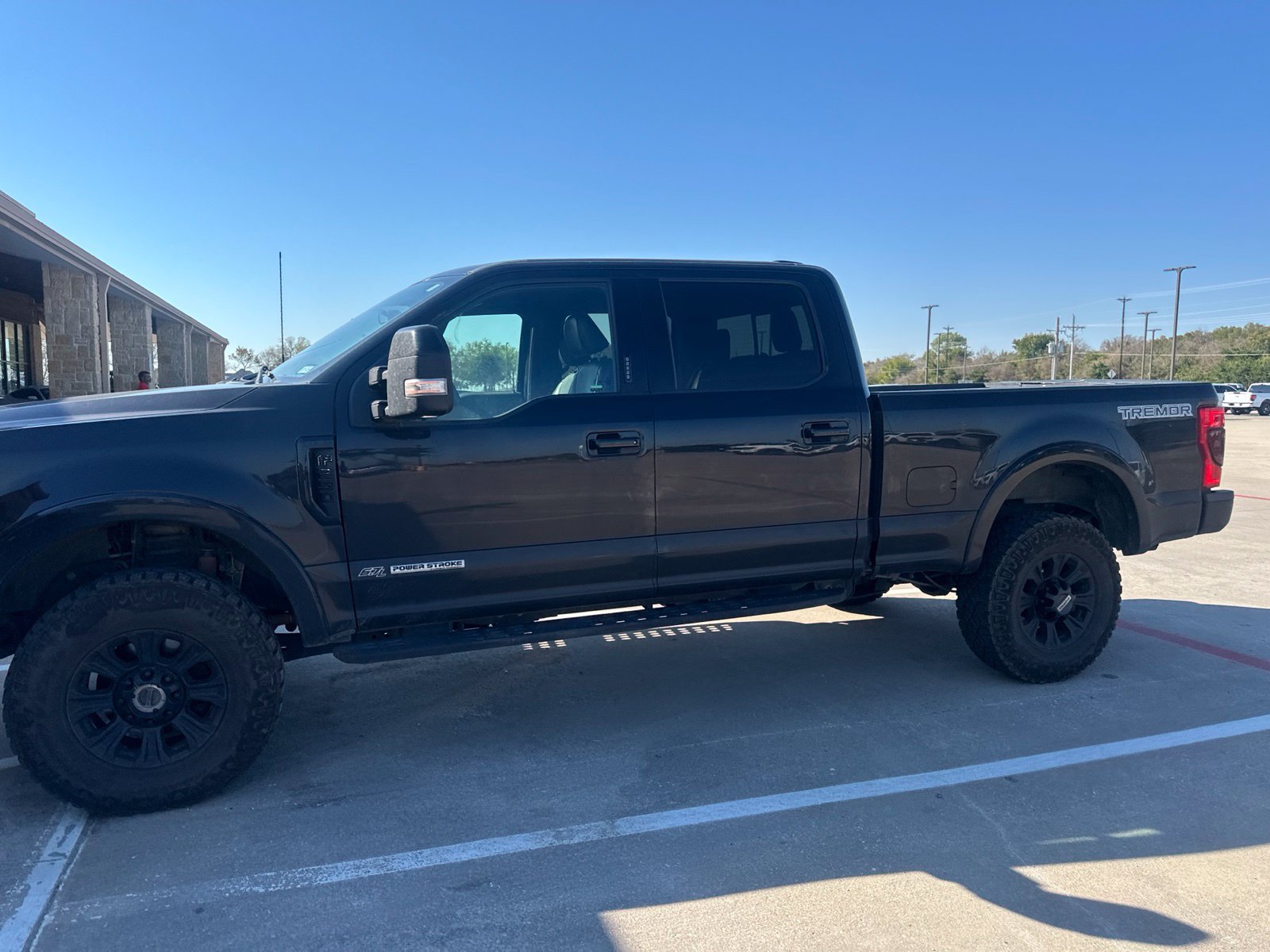 Used 2022 Ford F250 Lariat w/ Tremor Off-Road Package AWD/4WD image 2