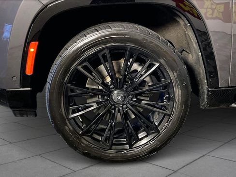 Used 2023 Jeep Wagoneer 2WD image 9