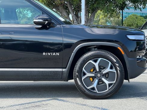Used 2024 Rivian R1S Adventure AWD/4WD image 37