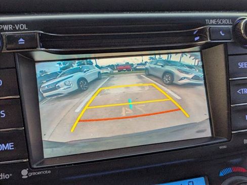 Used 2017 Toyota RAV4 XLE FWD image 18