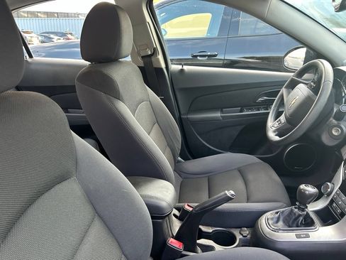 Used 2015 Chevrolet Cruze LT w/ Sun And Sound Package FWD image 11