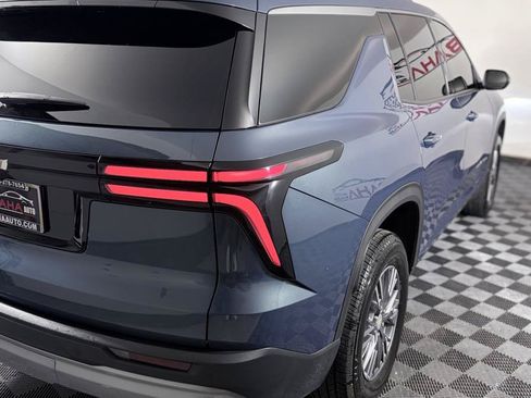 Used 2026 Chevrolet Traverse LT FWD image 6