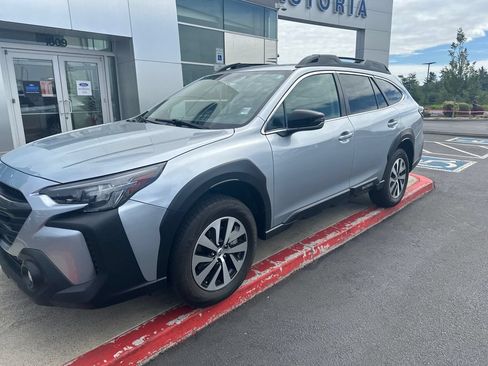 Used 2023 Subaru Outback Premium AWD/4WD image 8