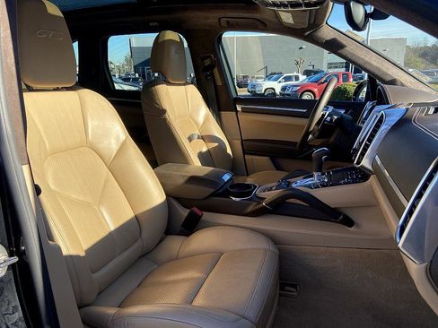 Used 2018 Porsche Cayenne GTS image 17