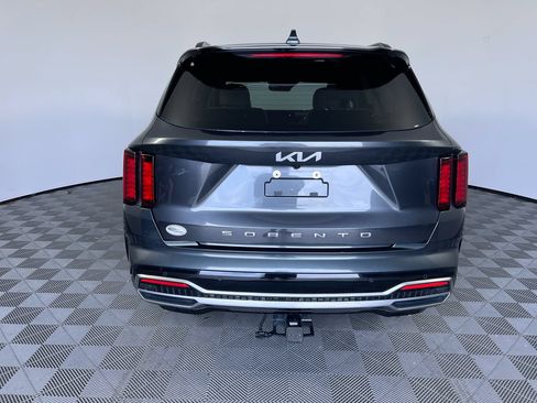 Used 2022 Kia Sorento EX w/ Panoramic Sunroof Package FWD image 4