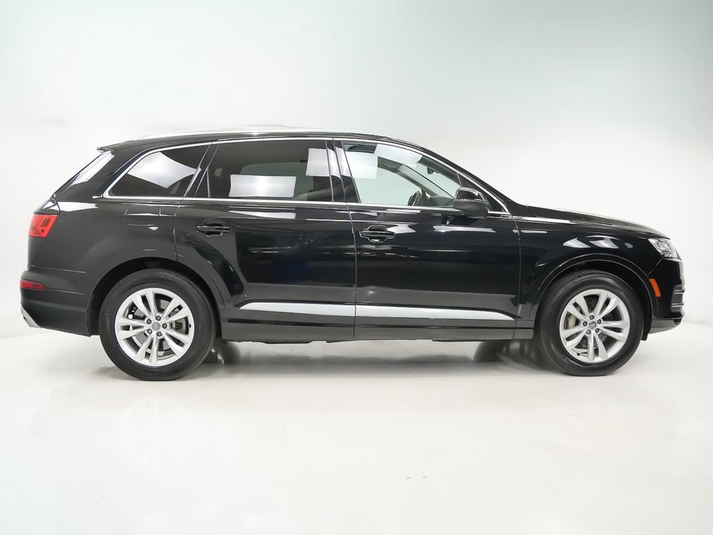 Used 2017 Audi Q7 3.0T Premium Plus w/ Premium Plus Package AWD/4WD image 9