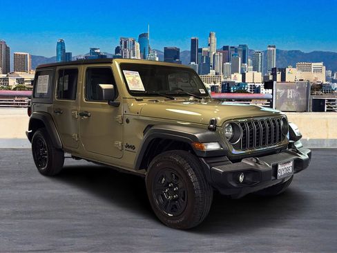 Used 2025 Jeep Wrangler Sport image 5