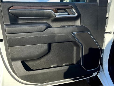 Used 2022 Chevrolet Silverado 1500 LT image 13