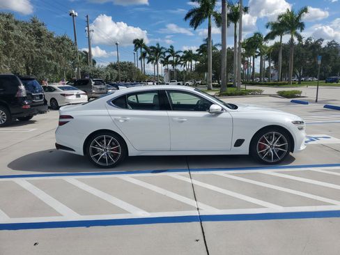 Used 2025 Genesis G70 2.5T image 12