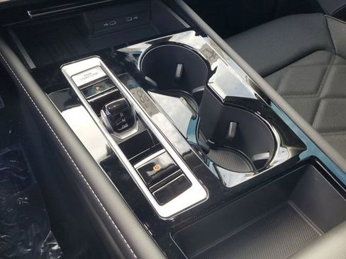New 2026 Volkswagen Atlas SE FWD image 28