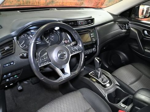 Used 2017 Nissan Rogue SV AWD/4WD image 19