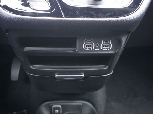 New 2026 Chrysler Voyager LX image 19