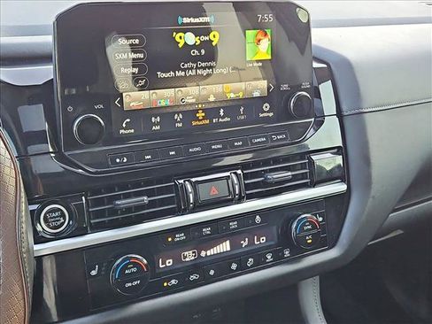 Used 2022 Nissan Pathfinder SL w/ SL Premium Package FWD image 15