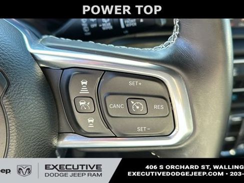 Used 2022 Jeep Wrangler Unlimited Sahara w/ Cold Weather Group AWD/4WD image 12