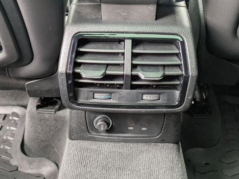 Used 2025 Audi Q3 2.0T Premium Plus w/ Premium Plus Package image 24