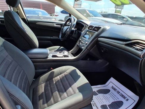 Used 2020 Ford Fusion SE image 13