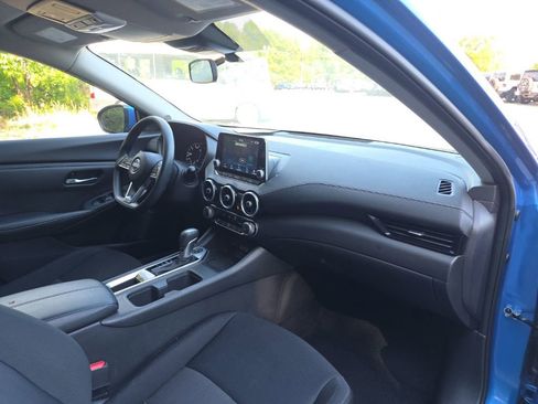 Used 2025 Nissan Sentra SV FWD image 21