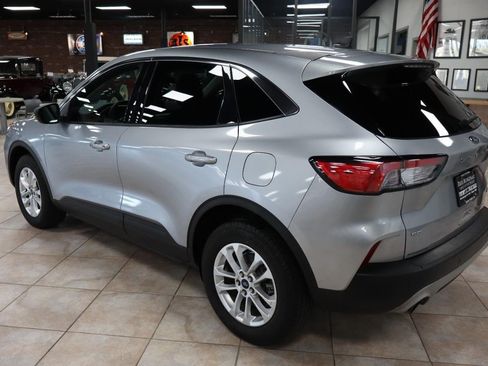 Used 2022 Ford Escape SE AWD/4WD image 3