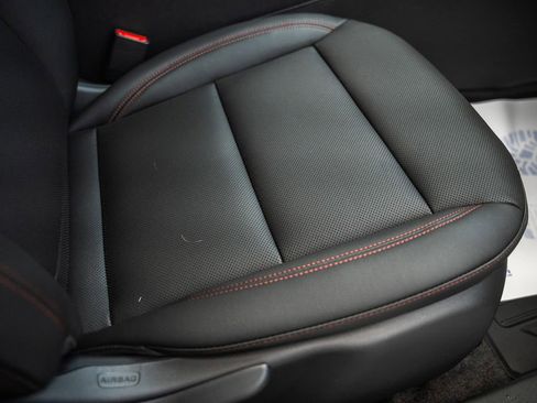 New 2026 Chevrolet Trax RS w/ Sunroof Package FWD image 34