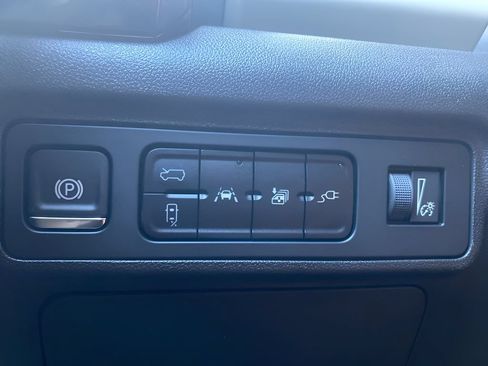 Used 2026 GMC Hummer EV SUV AWD/4WD image 18