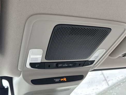 Used 2023 Honda HR-V LX image 32