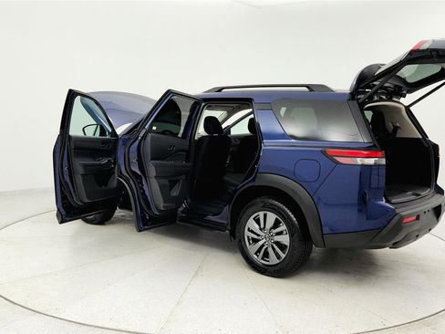 Used 2025 Nissan Pathfinder SV FWD image 10