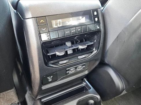 Used 2022 Jeep Grand Cherokee L Limited w/ Trailer Tow Group (B) image 17