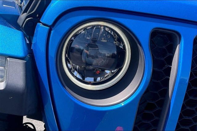 Certified 2023 Jeep Gladiator Mojave w/ LED Lighting Group AWD/4WD image 31