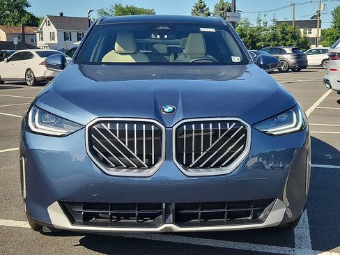 Used 2025 BMW X3 xDrive30i w/ Convenience Package AWD/4WD image 2
