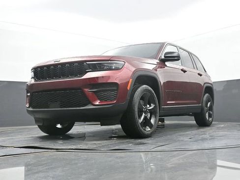 New 2025 Jeep Grand Cherokee Altitude AWD/4WD image 54