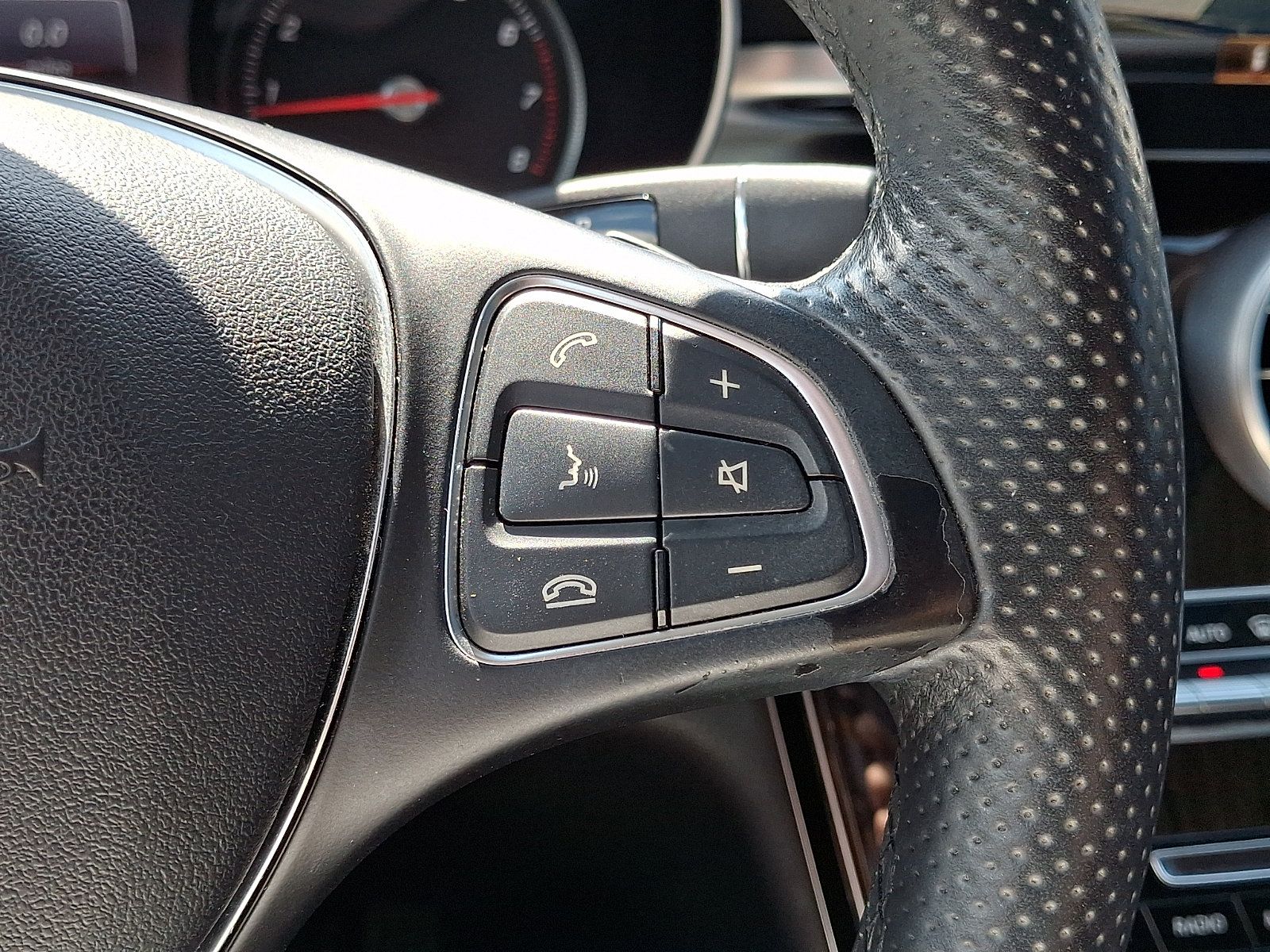 Used 2016 Mercedes-Benz GLC 300 4MATIC image 24